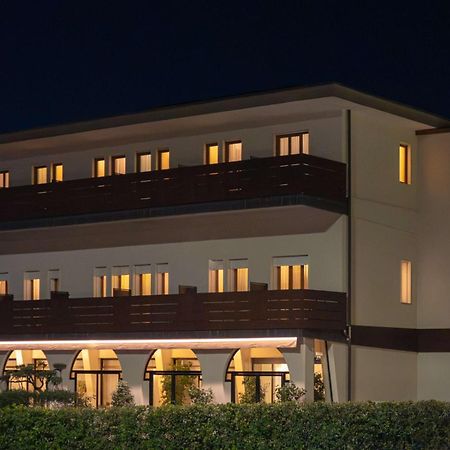 Hotel Belvedere Тиене Екстериор снимка
