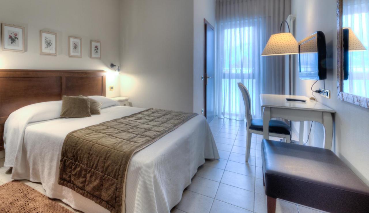 Hotel Belvedere Тиене Екстериор снимка