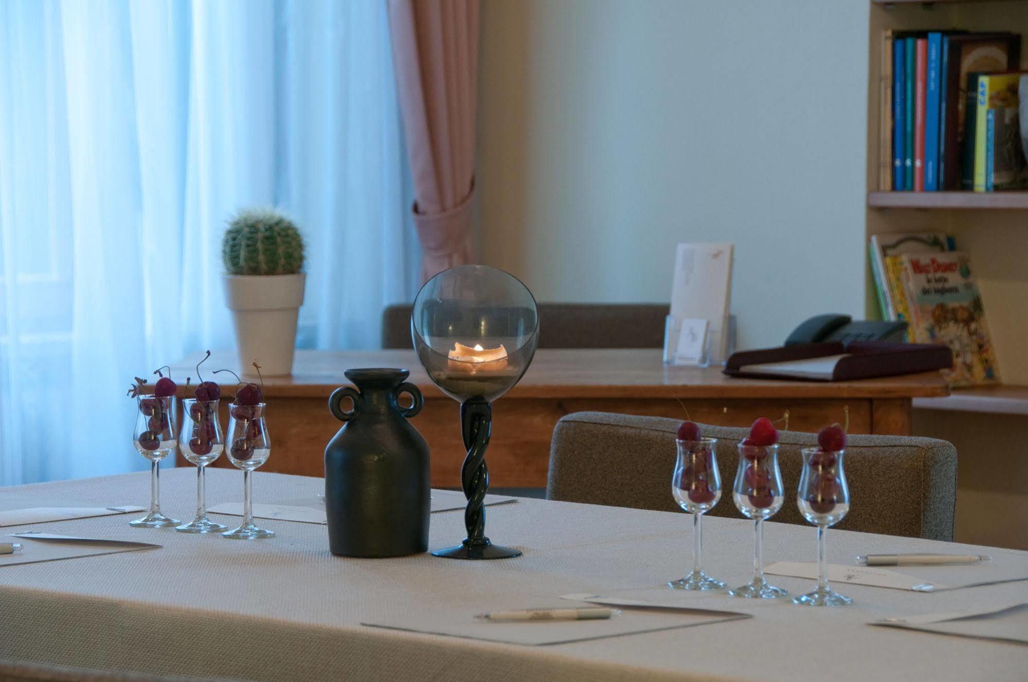Hotel Belvedere Тиене Екстериор снимка